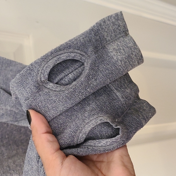 NIKE GRAY SWEATSHIRT WITH THUMB HOLES - Picture 4 of 9